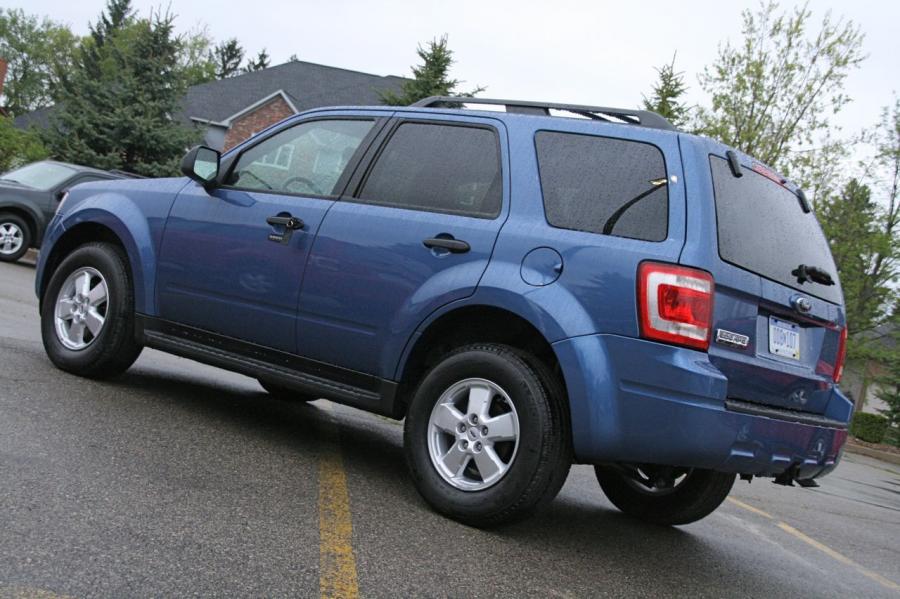  Ford Escape 2009 года  (фото 44 из 45)